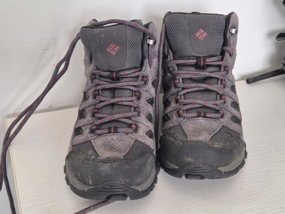 Ghete impermeabile Columbia Crestwood II, marimea 40. Putin folosite.