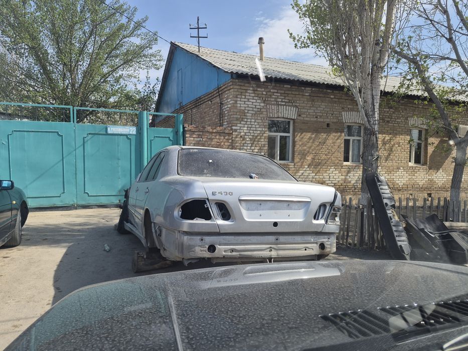 Автозапчасти мерс 210