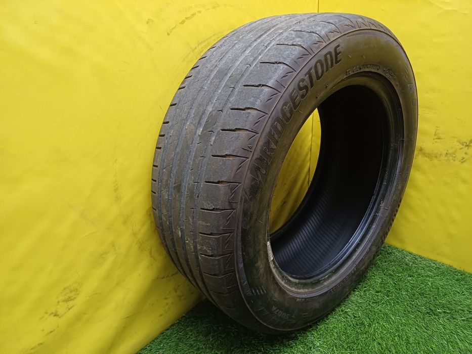 Шина 225/55 R16 Bridgestone.