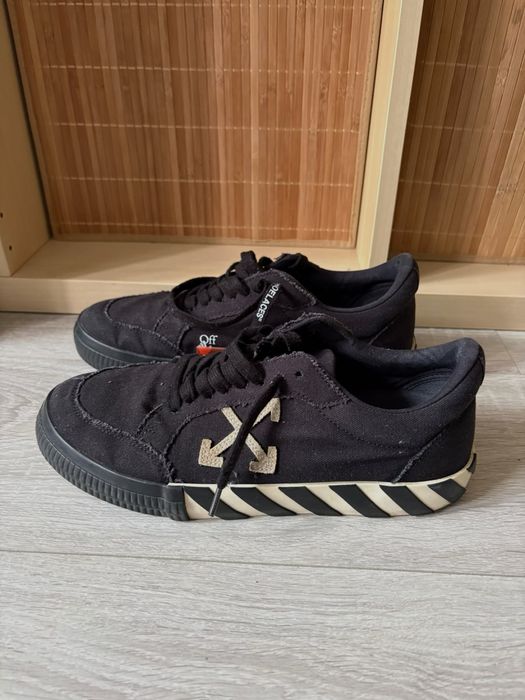 Adidași Off-White Low Vulcanized