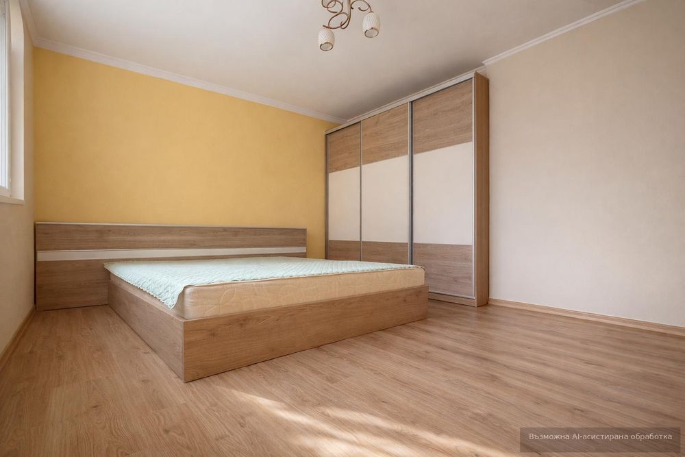 Дава се под наем Тристаен апартамент в Варна, Център - 80 кв.м за 598.23 € - Снимка #1
