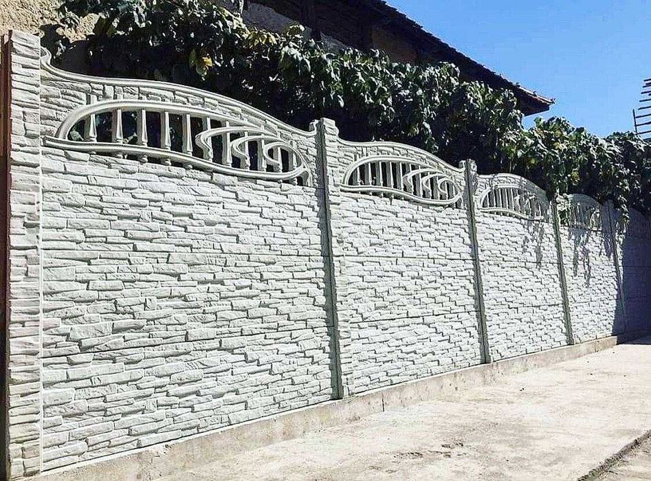 Garduri din placi de beton / placi gard beton