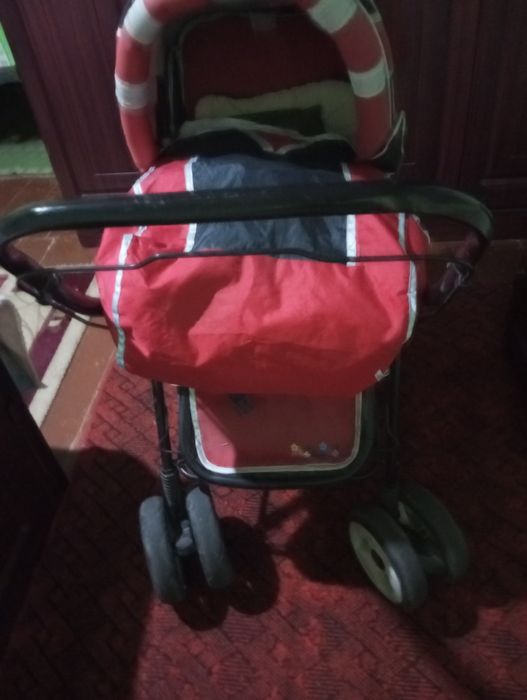 Продаётся детская коляска.