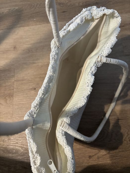 Дамска плетена бяла чанта