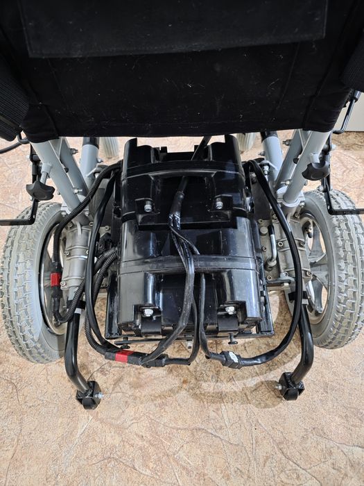 Коляска инвалидная с электроприводом