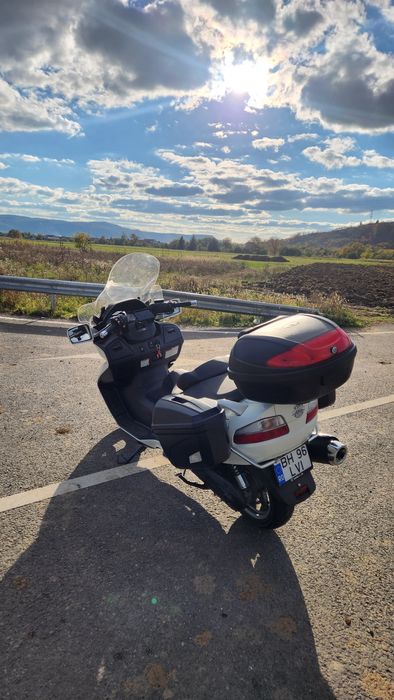 Suzuki burgman 650 Executiv echipat turing .