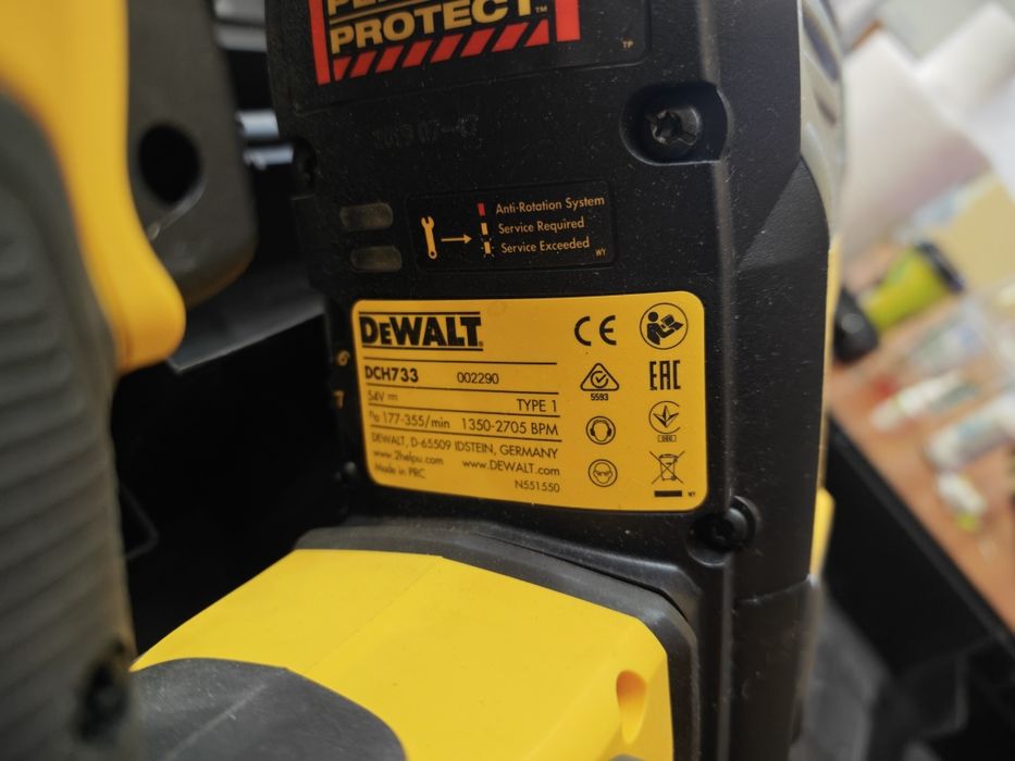 Ciocan Rotopercutor - Demolator DeWalt DCH733