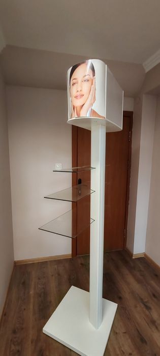 Стелаж / полица / рекламна стойка