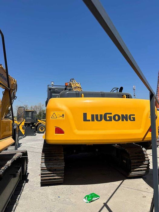 Гусеничный экскаватор LiuGong CLG933E