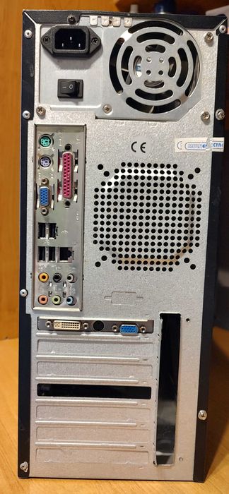 Стар настолен компютър Hyundai