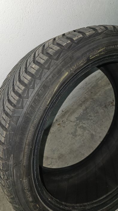 Anvelopa Michelin 245 40 18