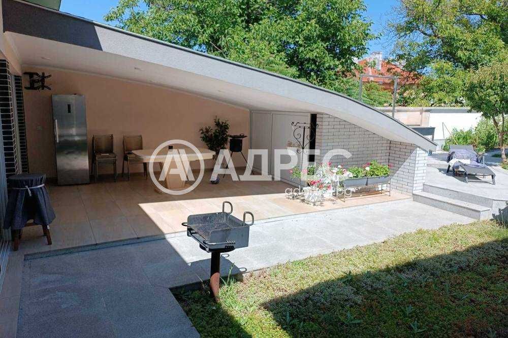 Продава се Къща в Разград, Житница - 463 кв.м за 1404 €/кв.м - Снимка #4