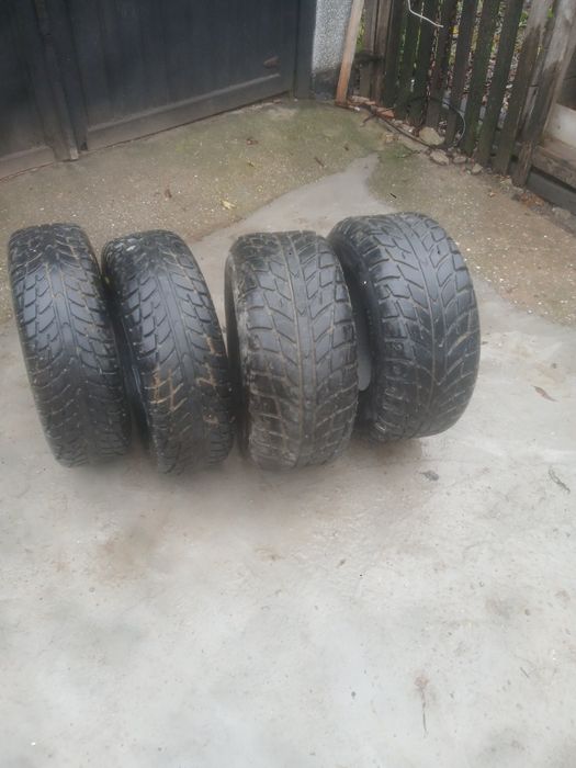 Vând set cauciucuri atv