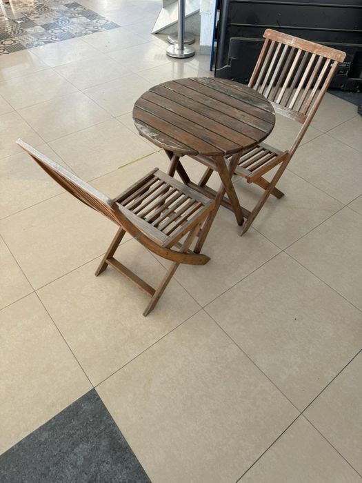 Дървени кръгли маси