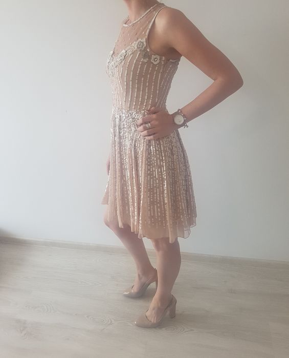 Vand rochii elegante de seara