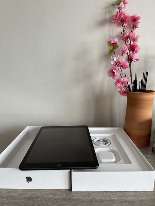 iPad 16, 64 GB НОВЫЙ