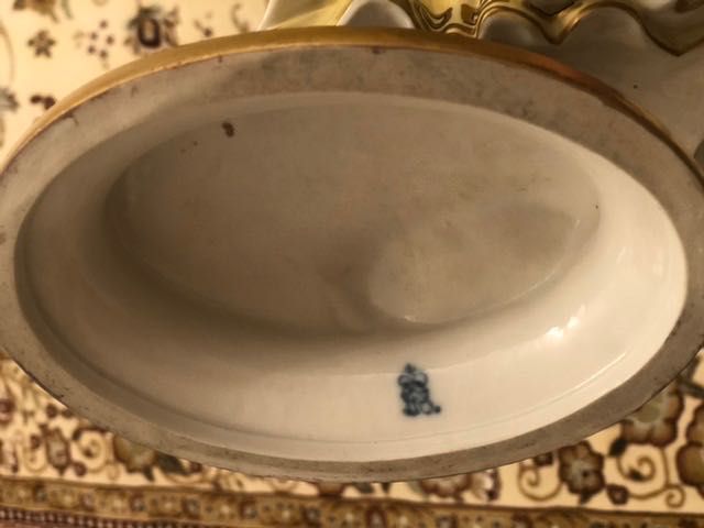 Статуэтка фарфор