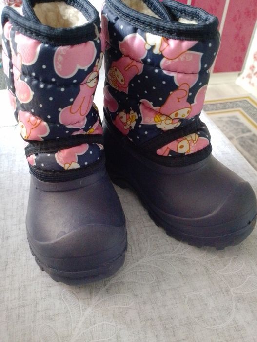 Продам детскую обувь