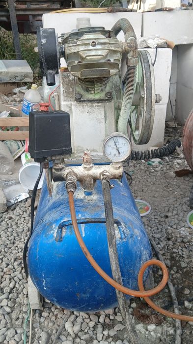 Kompressor sotiladi