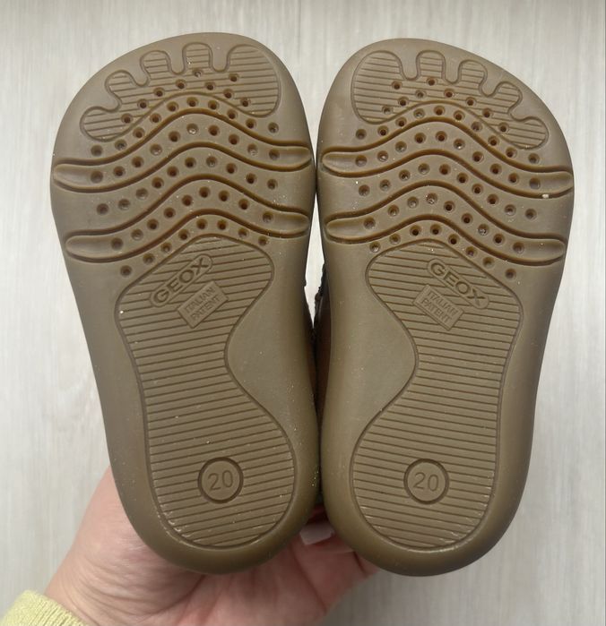 Pantofi din piele naturala