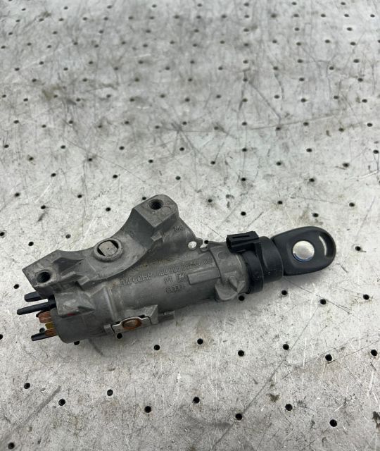 Contact cu cheie 4B0905851G 4B0905851G Volkswagen VW Bora prima gener