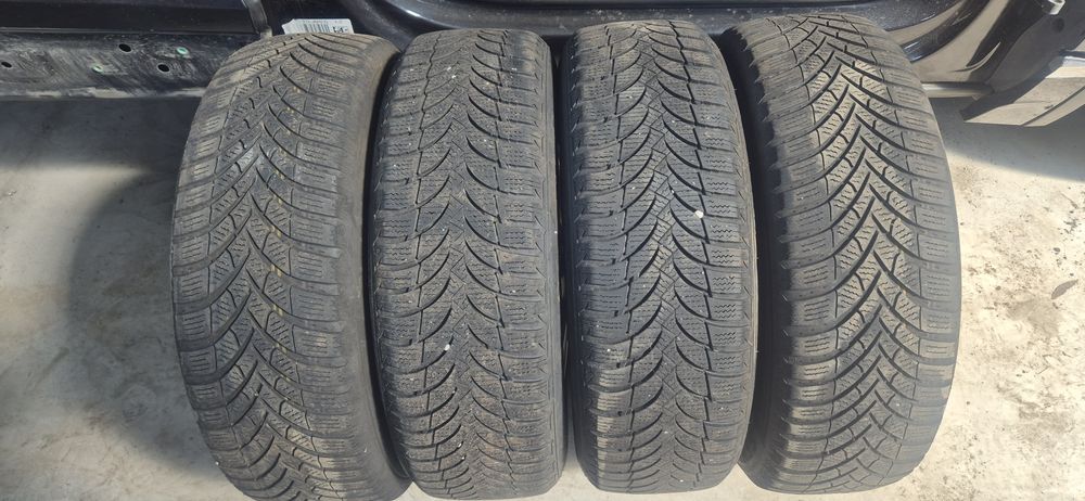 Jante aliaj 4x100 anvelope 185 65 15 Hyundai i20 i10 kia rio venga logan sandero dacia renault iarna