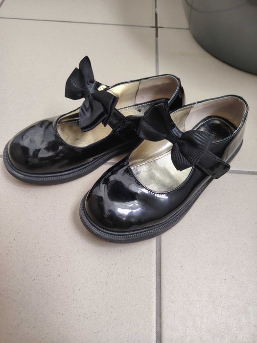 Pantofi CCC numarul 32 culoare neagra