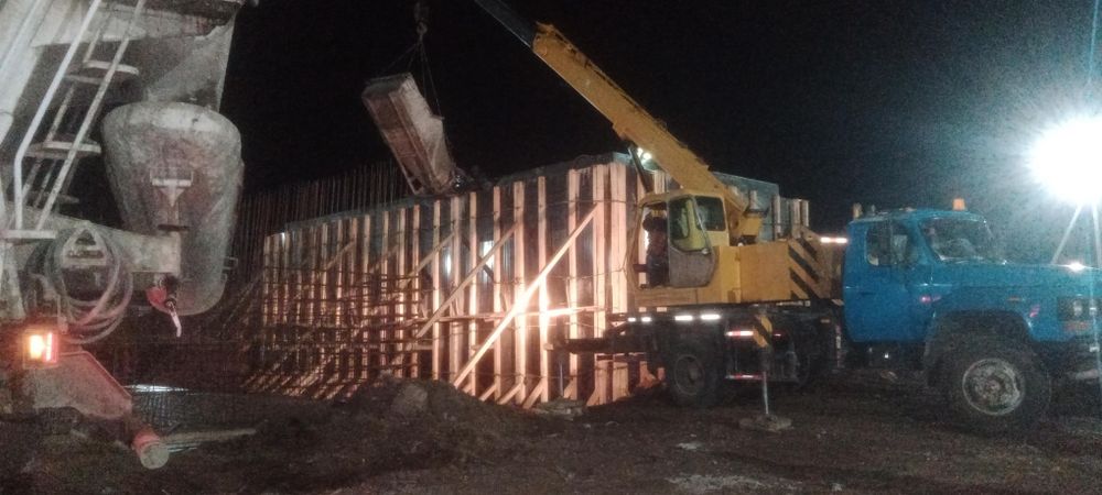 Бетонные работы, арматурщики.