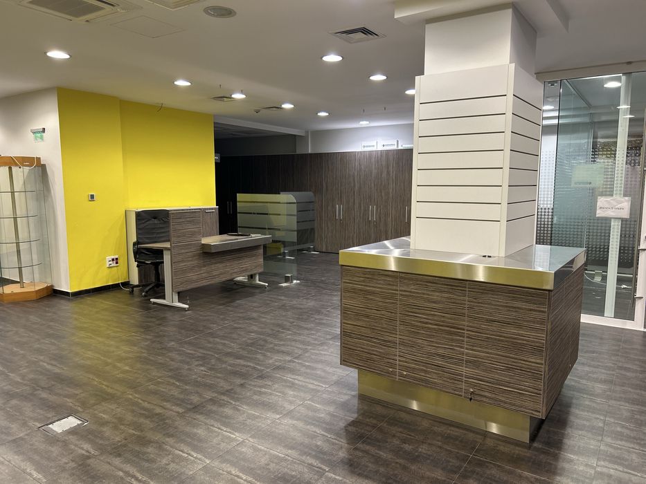 Дава се под наем Офис в Бургас, Център - 325 кв.м за 3000 € - Снимка #3