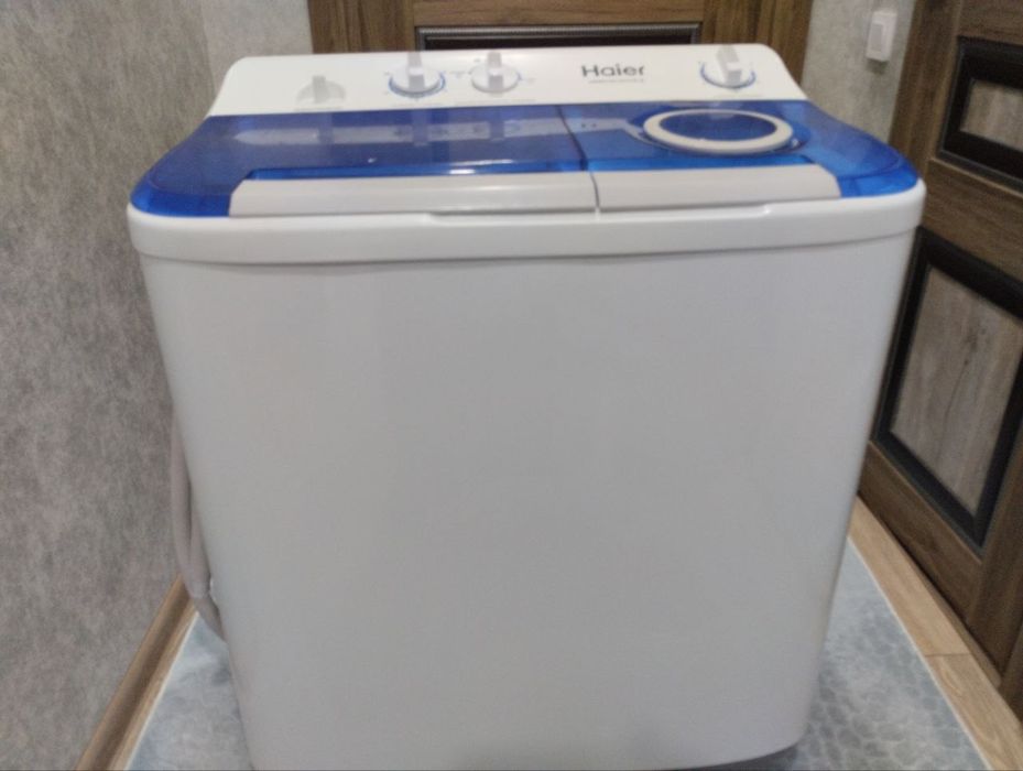 Kir yuvish mashinasi va tikuv mashinkasi sotiladi