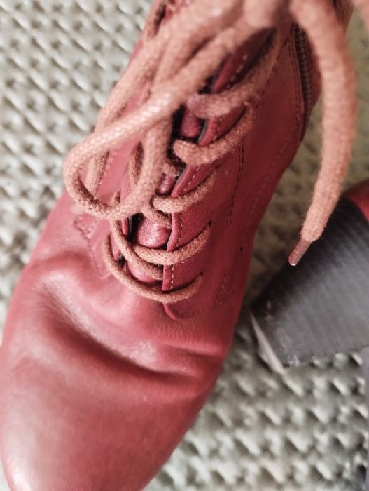 Ghete din piele naturala stare IMPECABILA