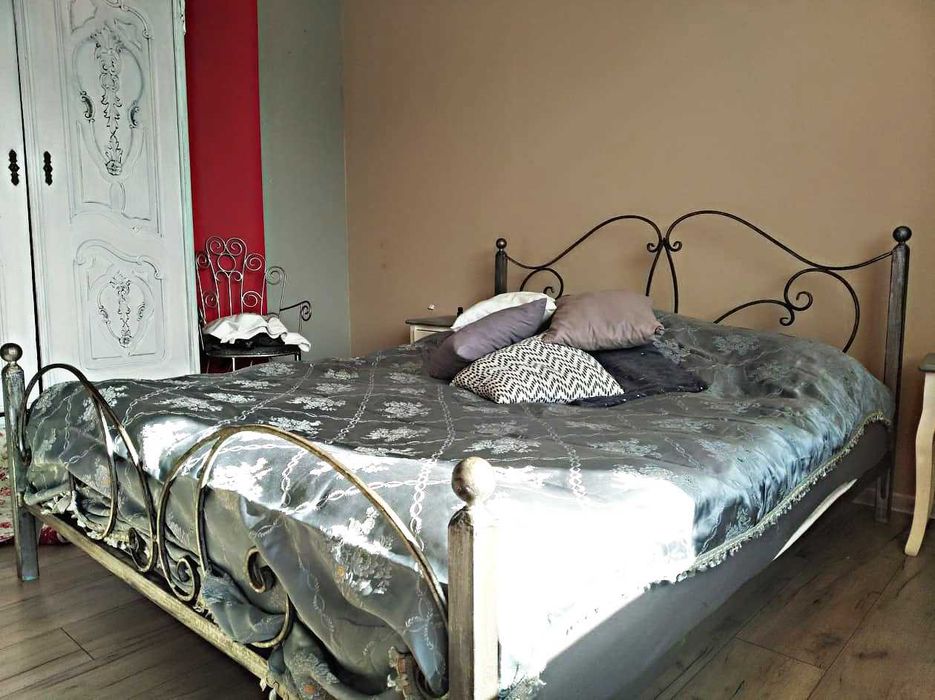 Покривала за легла  в  червено, сиво-синьо,  жакард