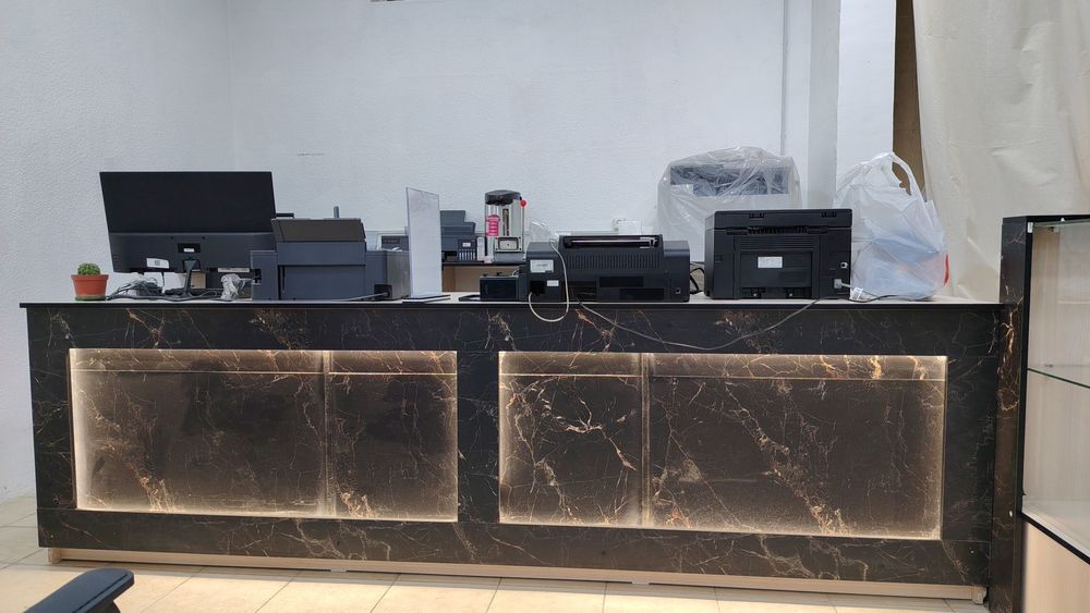 Продам мебель для магазина