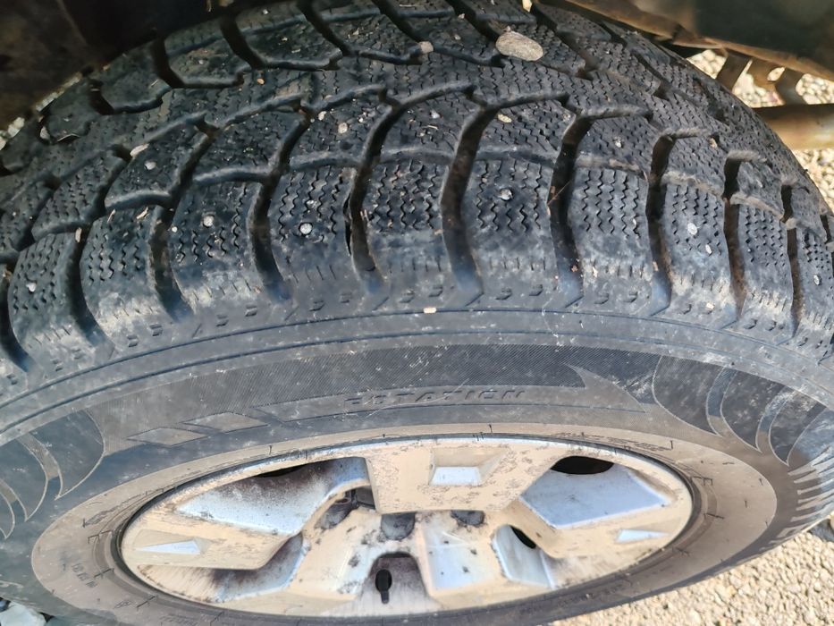 Jante plus anvelope 17 iarna cu ținte 6x139.7 off road