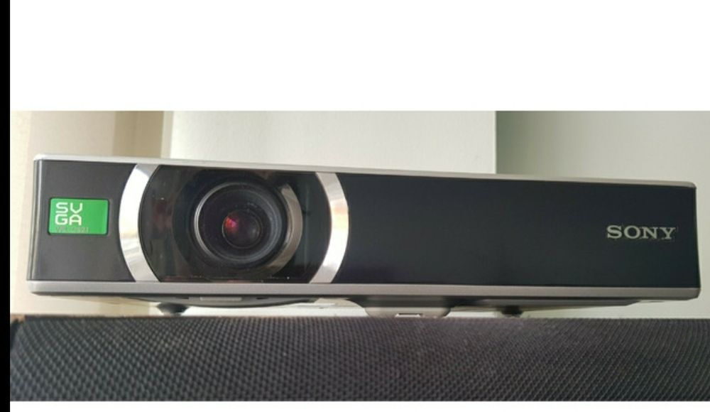Videoproiector sony slim