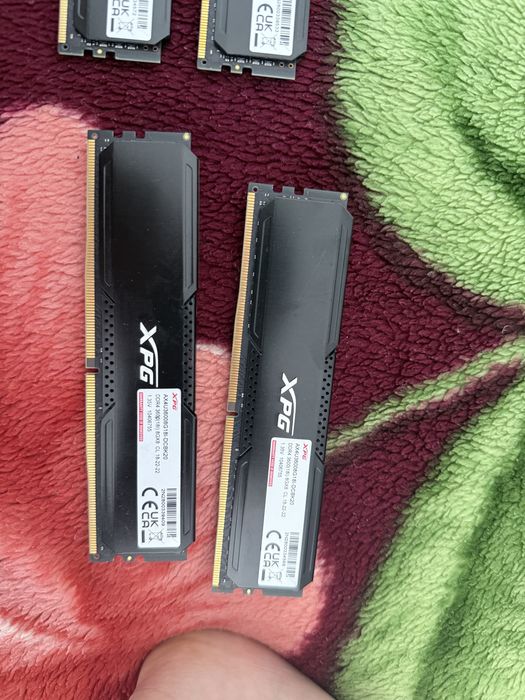 Продам оперативку 8 гб ddr4 3600