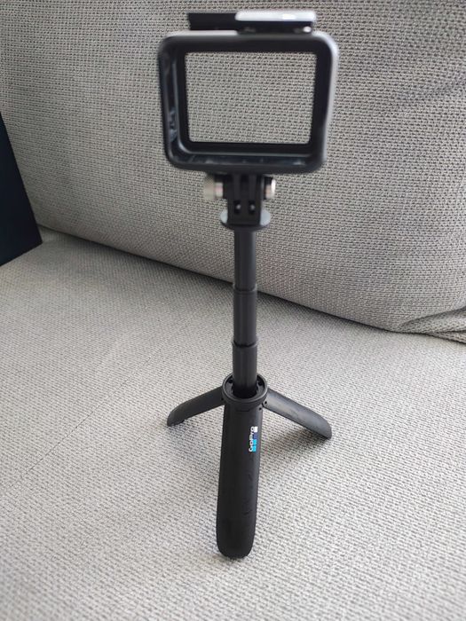 GoPro 7 Black с 3 батерии и трипод - Shorty + SD