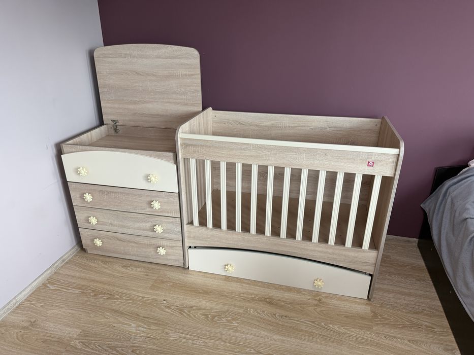 Детска кошара-люлка и скрин