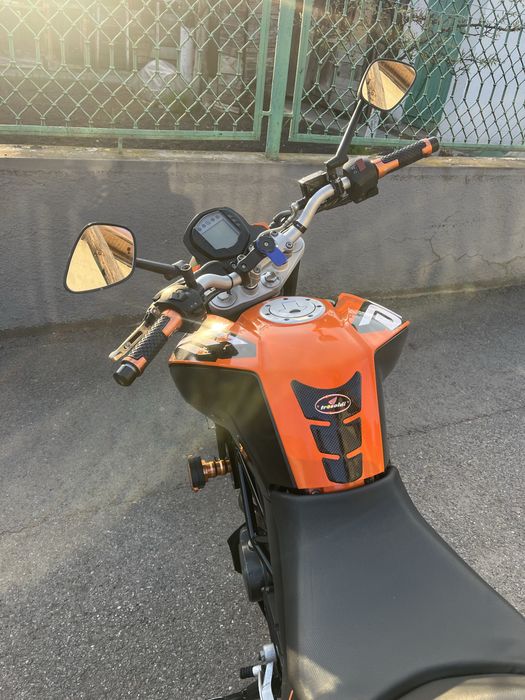 Vand KTM Duke 125, 2011, A1