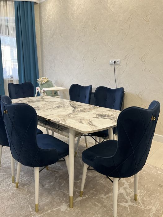 Кухонный стол со стульями