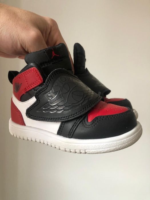 Papuci Nike Jordan copii marimea 23,5