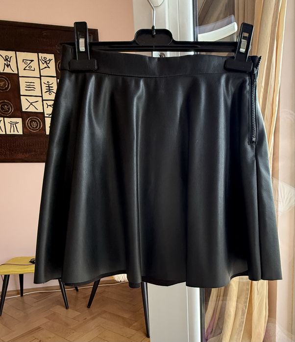Fusta H&M din piele ecologica