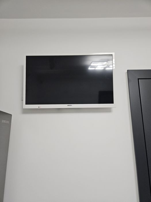 Televizor Horizon Smart 60 cm Alb