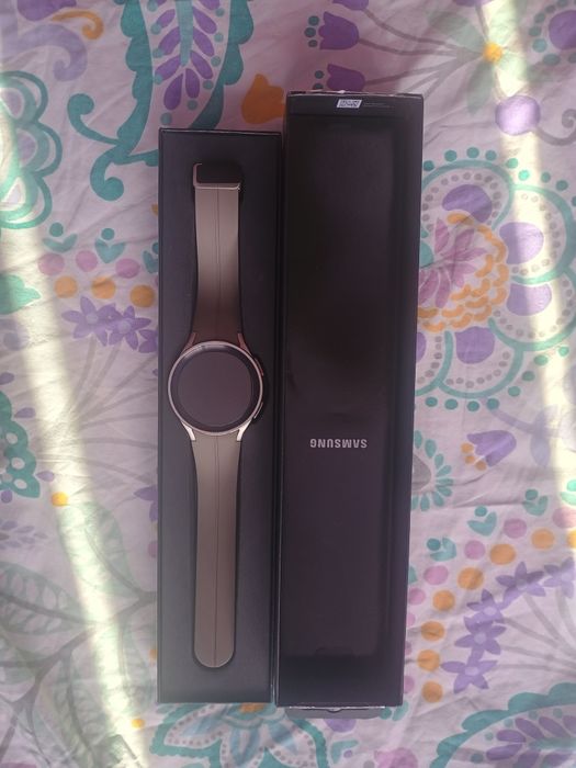 Смарт часовник Самсунг