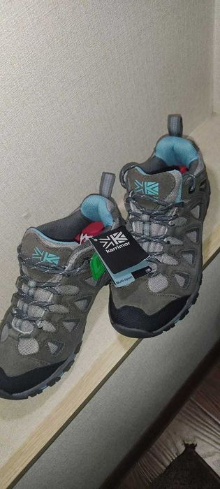 Продам кроссовки трекинговые  karrimor