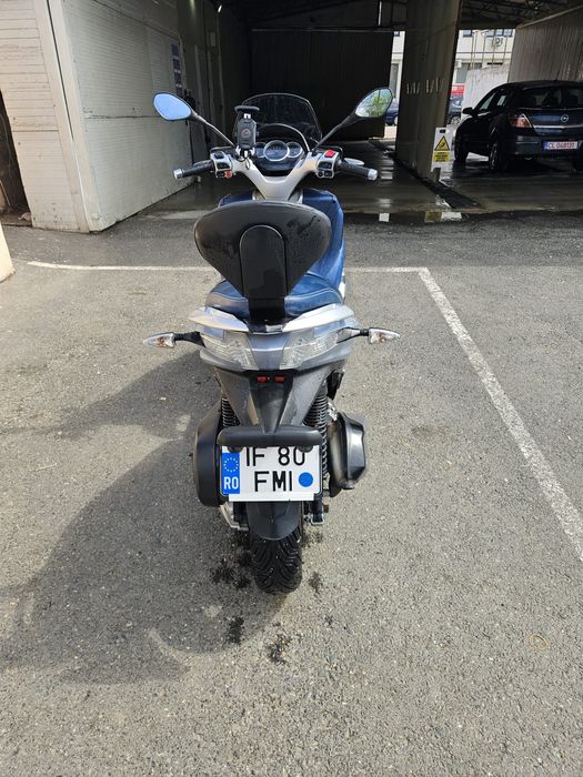 Scuter Piaggio MP3, 300cc