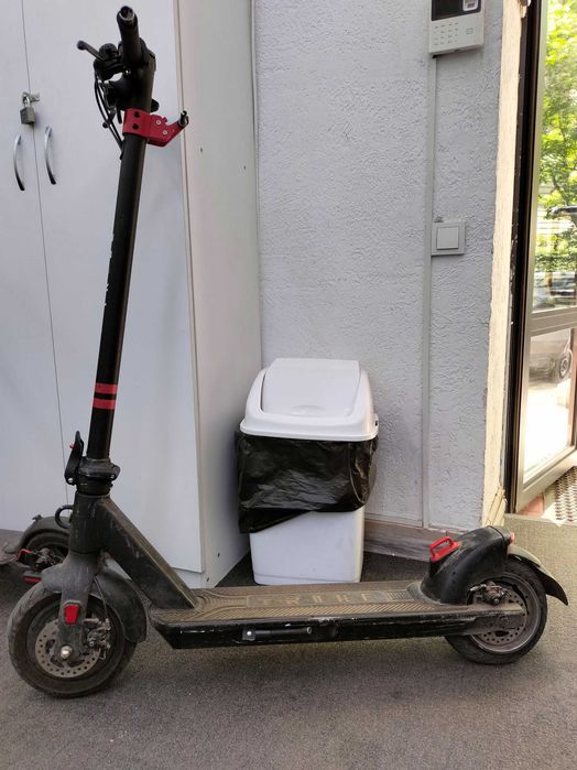 Продам электро самокат Tribe