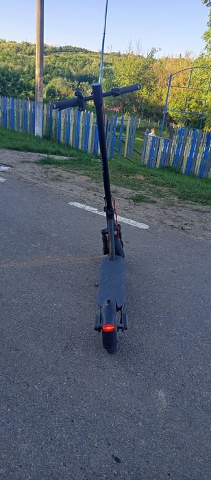 Vând Xiaomi elite nou