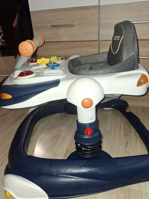 Бебешка прохидилка с вградено бънджи