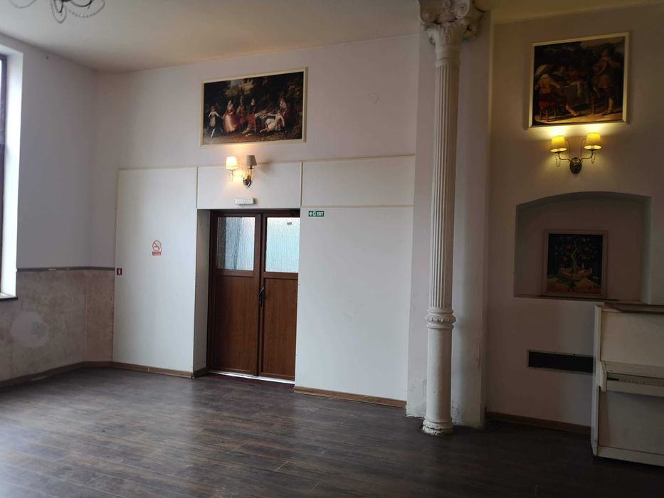 Inchiriez spatiu comercial 300 mp untracentral Aiud